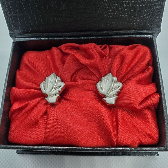 Courvoisier Silver Colored Cuff Links - Picture 2 of 2